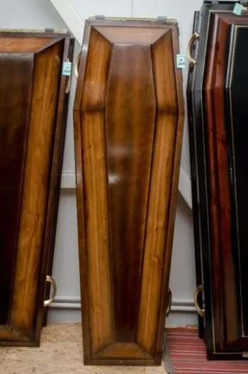 Гроб полированный купить в Орле