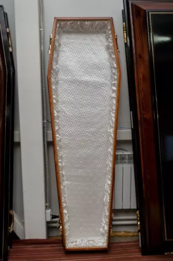 Гроб полированный купить в Орле