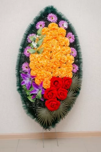 Венок на кладбище купить