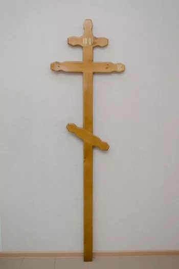 Крест на могилу светлый